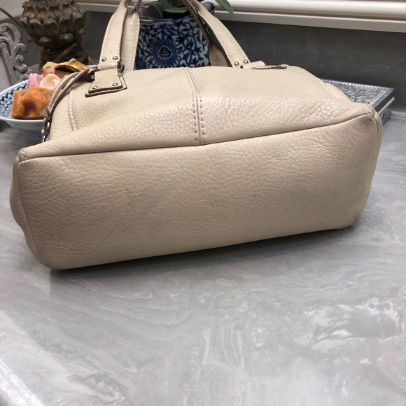 Fossil Purse handbagSoft Creamy Leather Shoulder bag includes strap,  3+pockets - Picture 6 of 17